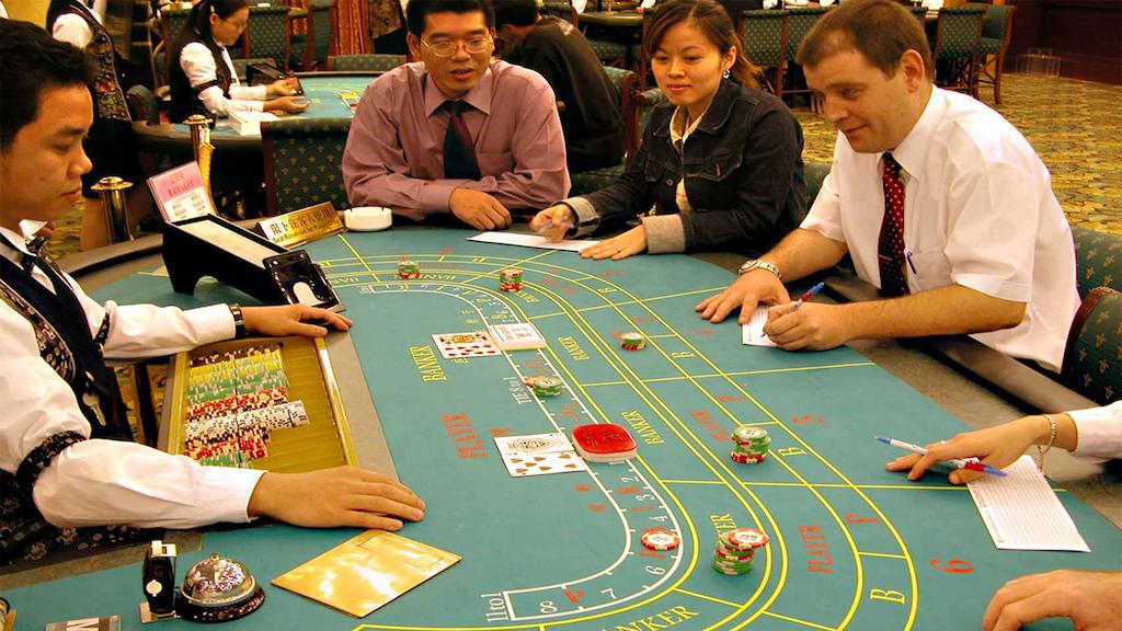 Play the games in the online casinos by identifying the number of odds